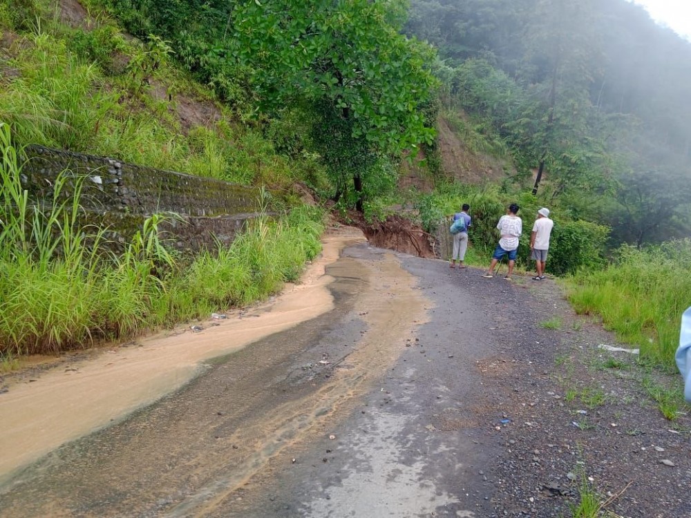 The road between Kiphire and Pungro has been swept away by a landslide